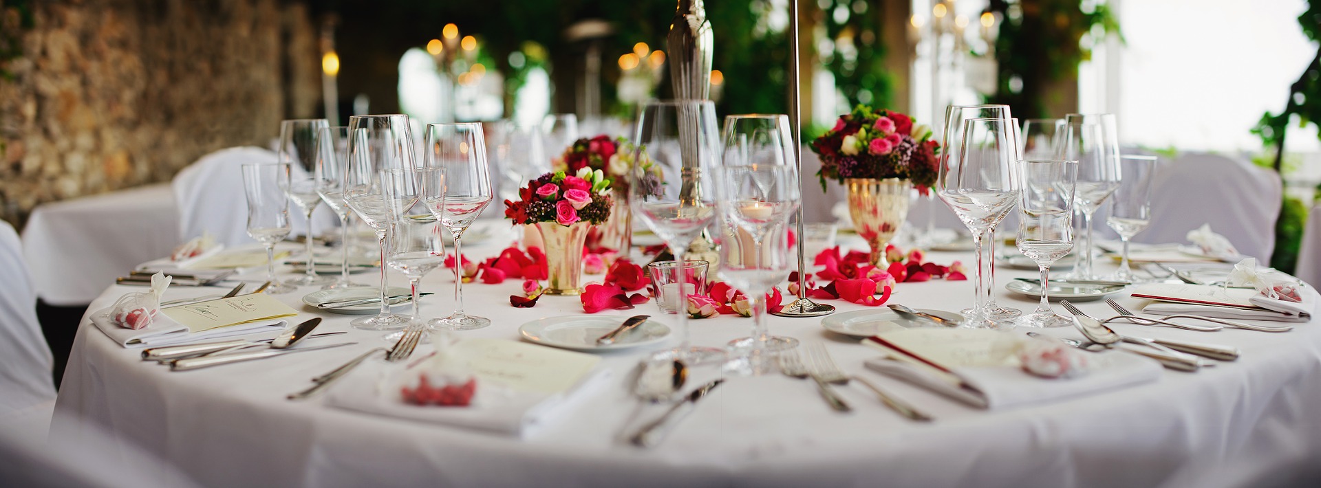 Comment bien décorer les tables de mariage?
