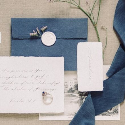 Livres d’or de mariage : Comment choisir le modèle parfait pour votre grand jour